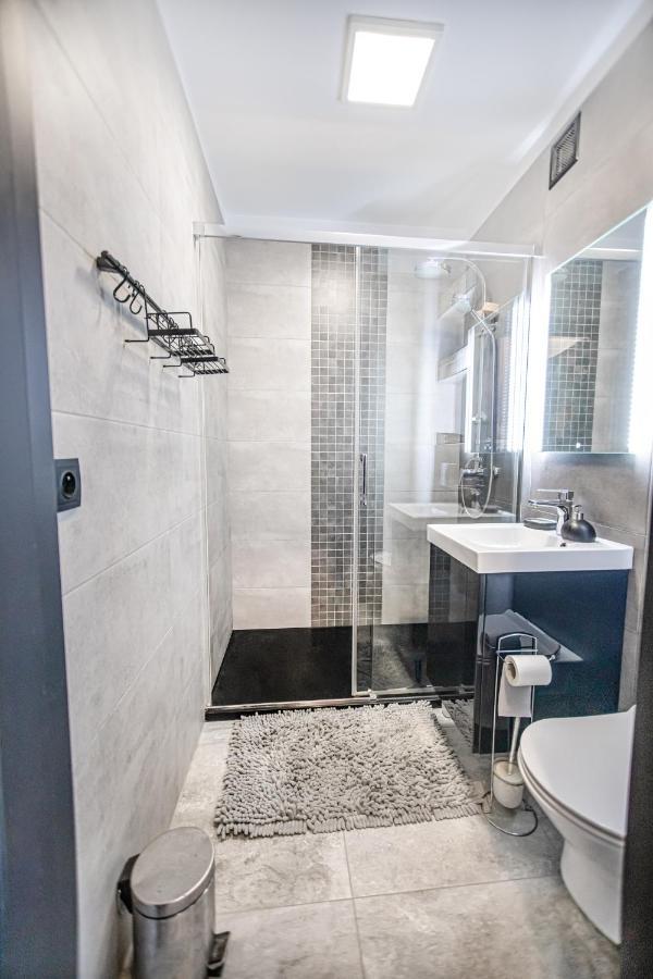 Charming Apt Next To Lazienki Park And City Center Varšava Exteriér fotografie