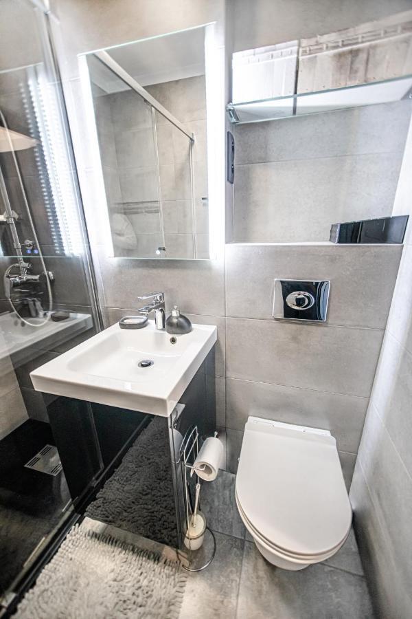 Charming Apt Next To Lazienki Park And City Center Varšava Exteriér fotografie