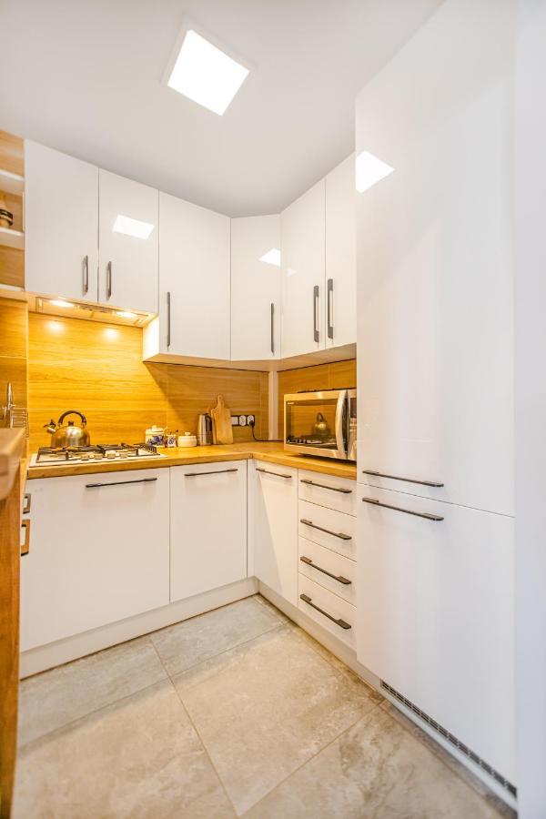 Charming Apt Next To Lazienki Park And City Center Varšava Exteriér fotografie